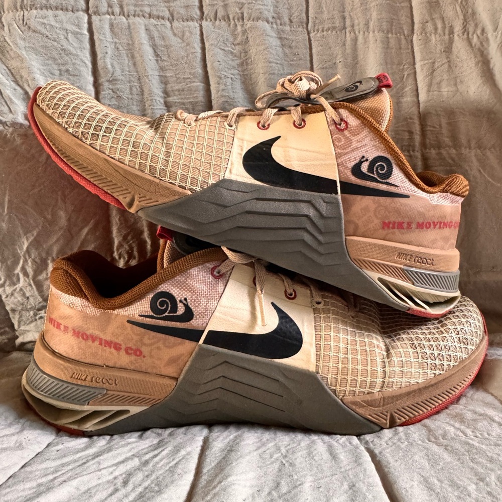 Nike Men’s Metcon 8 AMP “Nike Moving Co.” • Red/Brown/Gray